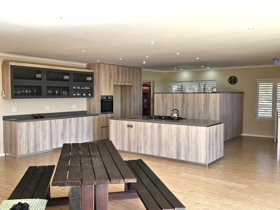 3 Bedroom Property for Sale in Wavecrest Eastern Cape